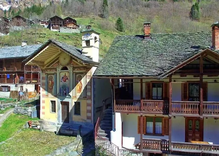 Montagna Di Luce 호텔