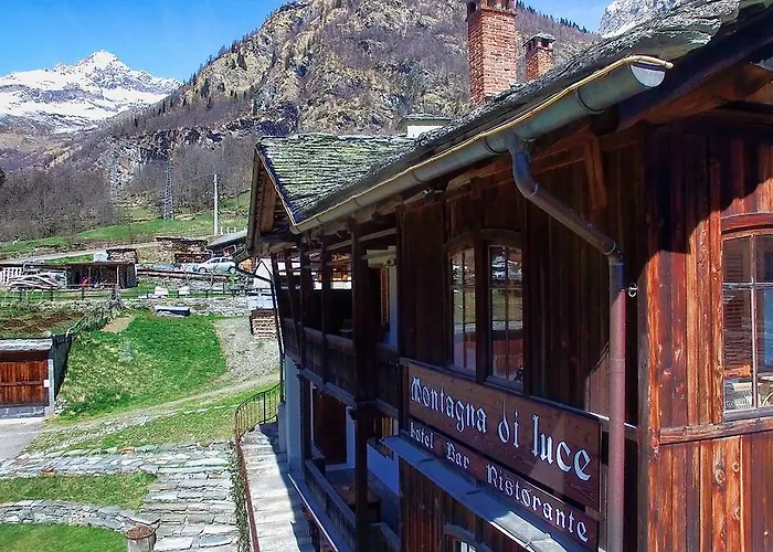 호텔 Montagna Di Luce 알라냐발세시아